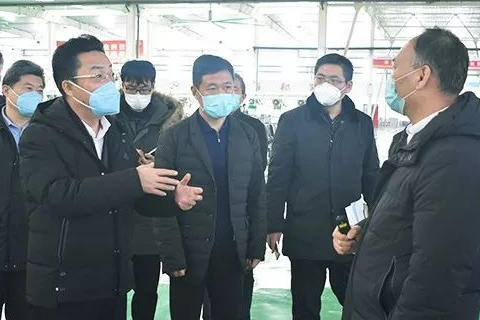 泉山區區委副書記、區長李勇到鑫科機器人調研復工復產和疫情防控工作