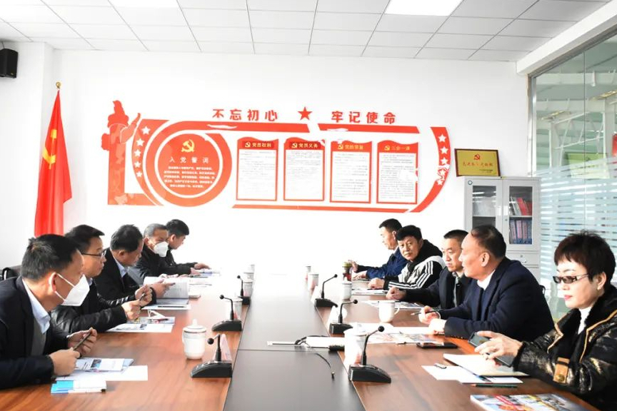 都昌縣委常委、縣委宣傳部部長(zhǎng)湛遠(yuǎn)宇一行蒞臨鑫科機(jī)器人參觀考察